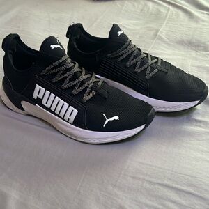 Men’s size 9 Puma Shoes